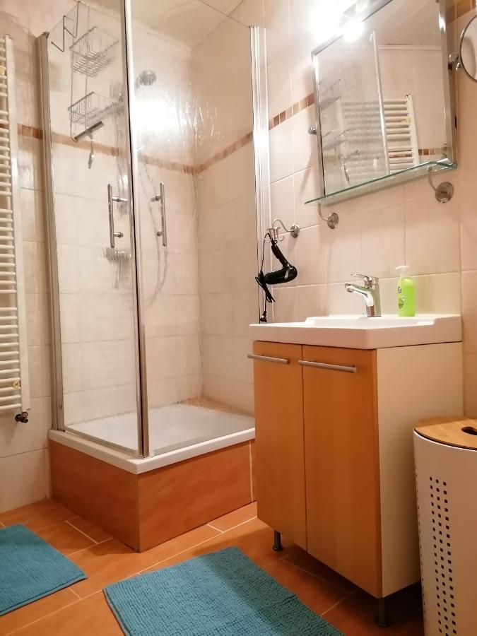 Schoene Wohnung, Zwei Schlafzimmer, Zentrumsnah, Erdgeschoss In Greifswald Eksteriør bilde